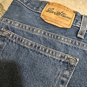 Women's Levi Strauss Signature Relaxed Fit Jeans - Misses 12 Short